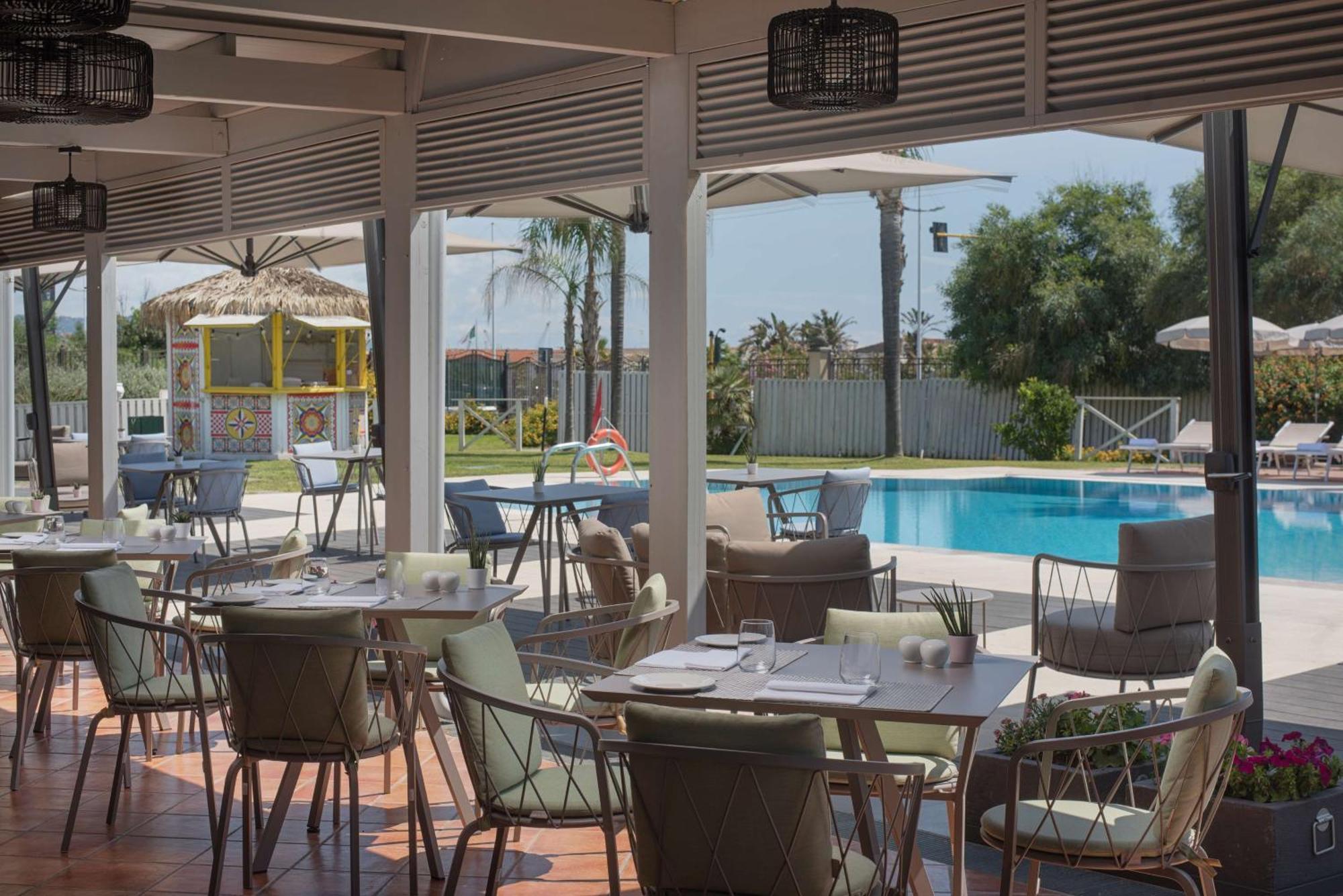 Nh Catania Parco Degli Aragonesi Hotel Екстериор снимка