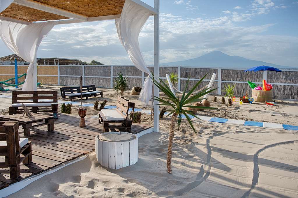 Nh Catania Parco Degli Aragonesi Hotel Екстериор снимка